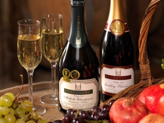 Celebrate with Stonehurst bubbles, available for tasting at our Cellar Door Cedar Creek Cottages, Hunter Valley Accommodation Cottages