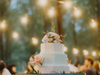 Our wine barrels create the perfect cake setting Stonehurst Cedar Creek, Hunter Valley Weddings